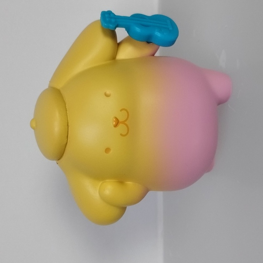 Hello Kitty and Friends Ombre Tropical Party Pompompurin with Ukulele Figure